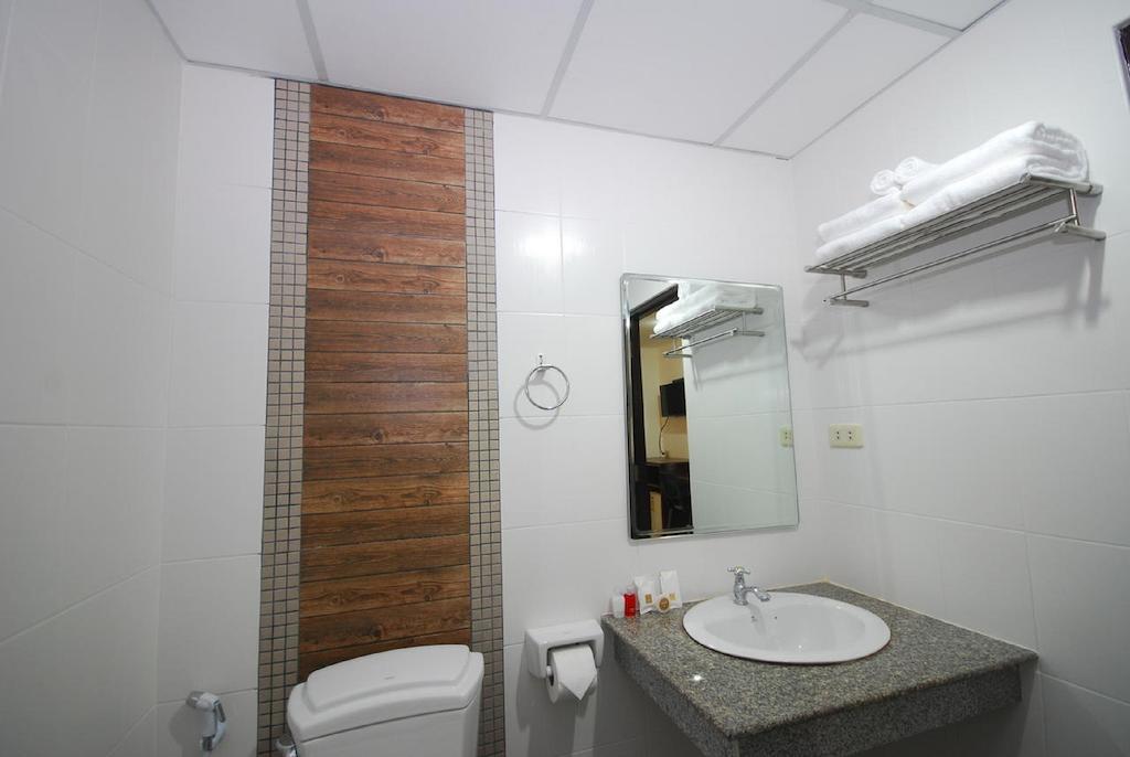 Patong Budget Rooms Bilik gambar