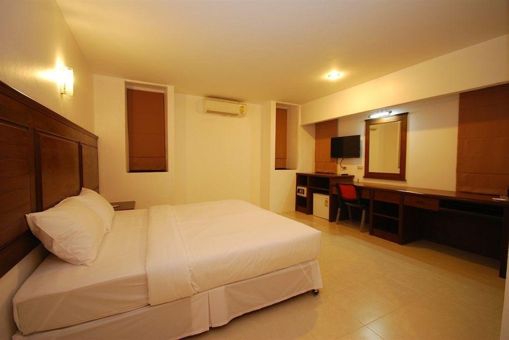 Patong Budget Rooms Luaran gambar