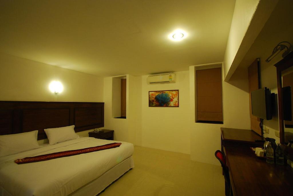 Patong Budget Rooms Luaran gambar