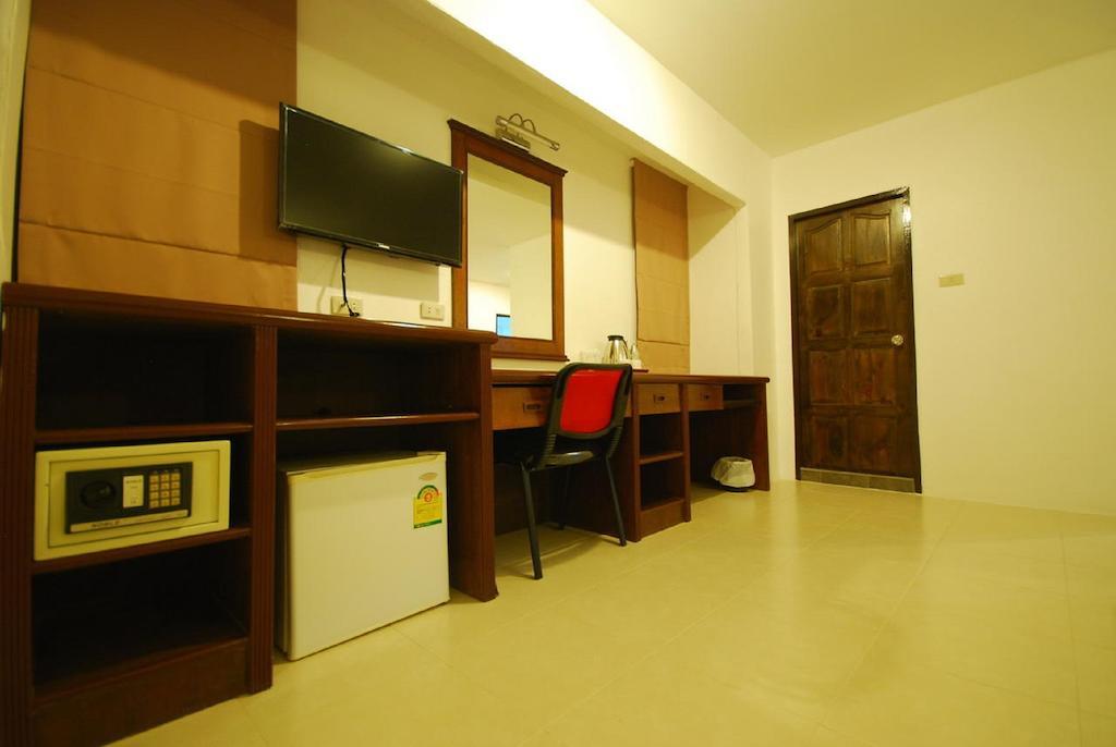 Patong Budget Rooms Luaran gambar