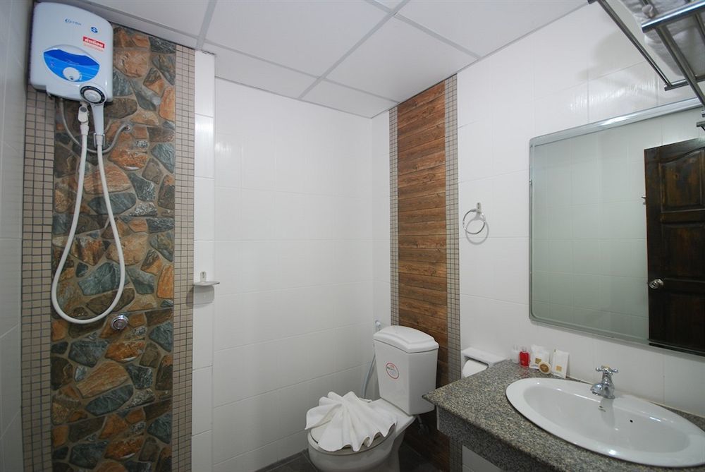 Patong Budget Rooms Luaran gambar